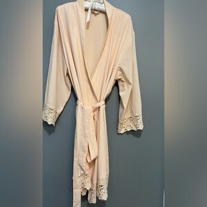 Elegant Lace Trim Robe in Peach
